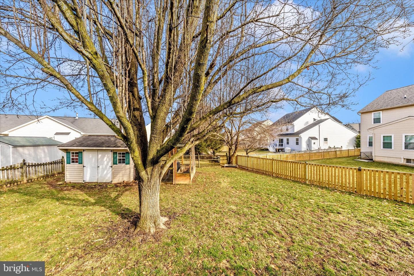 2033 Burnside Drive photo 54