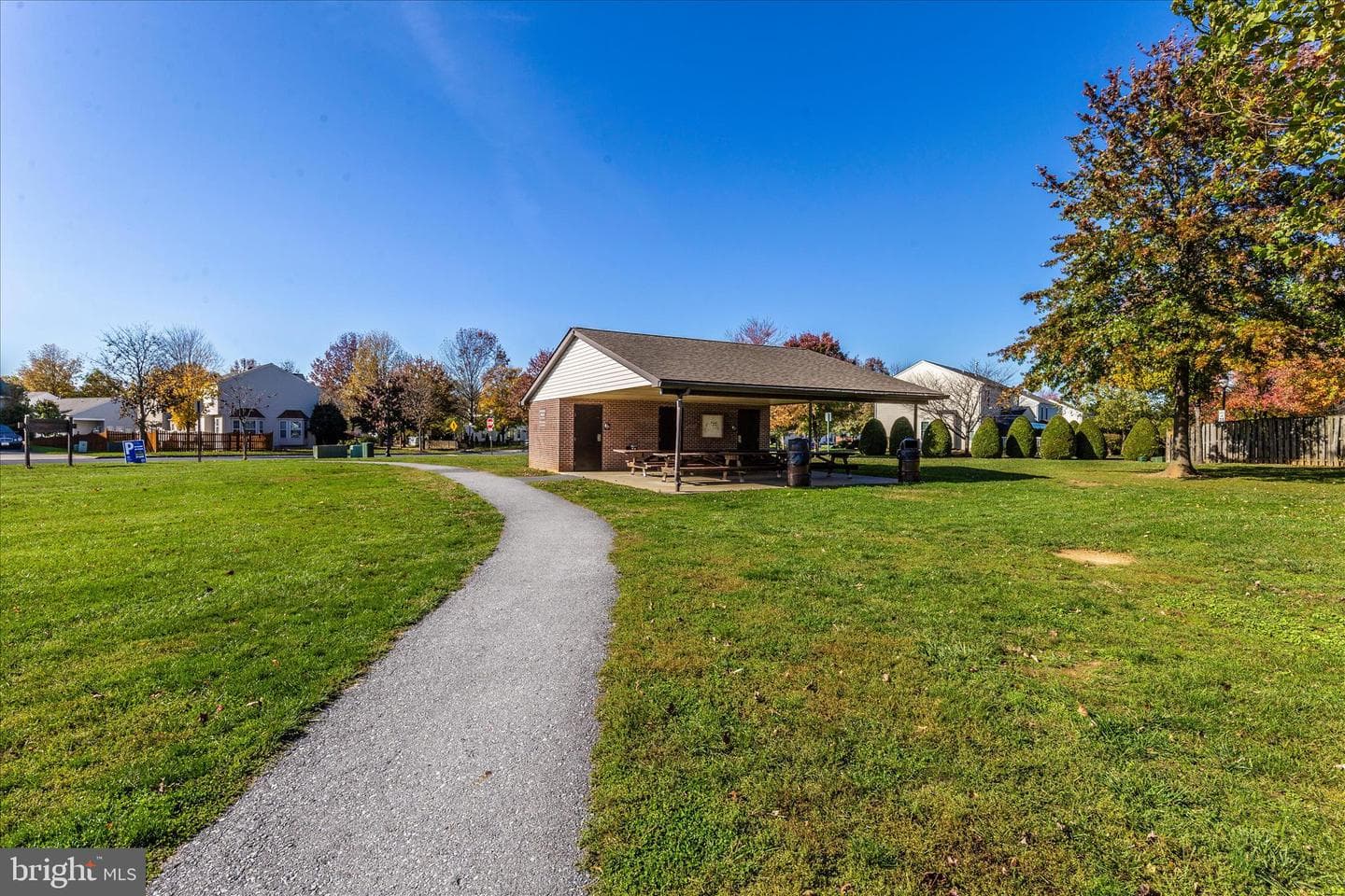 2033 Burnside Drive photo 59