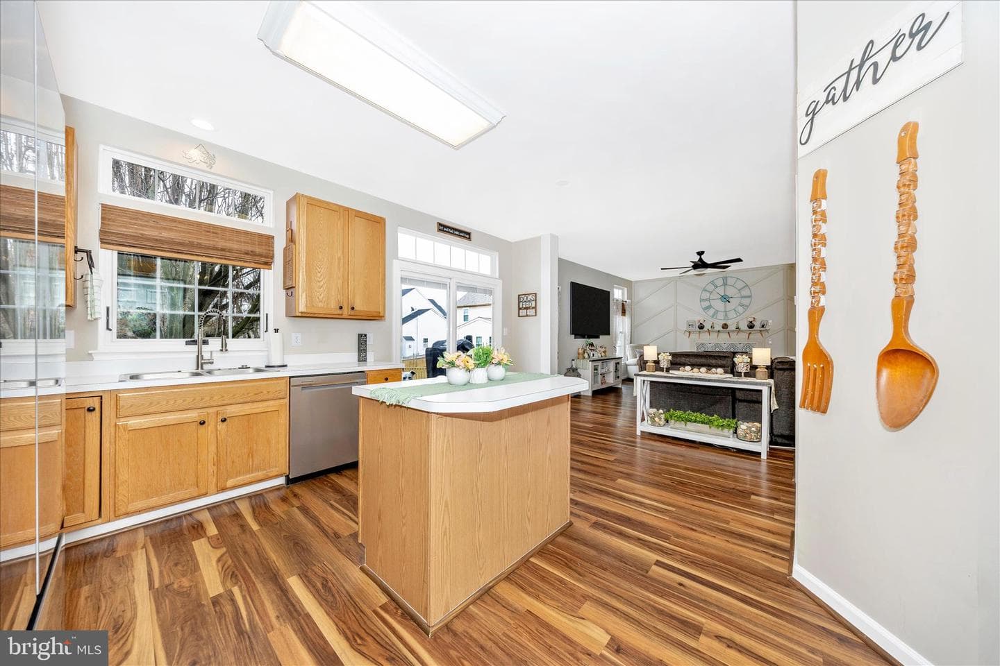 2033 Burnside Drive photo 9