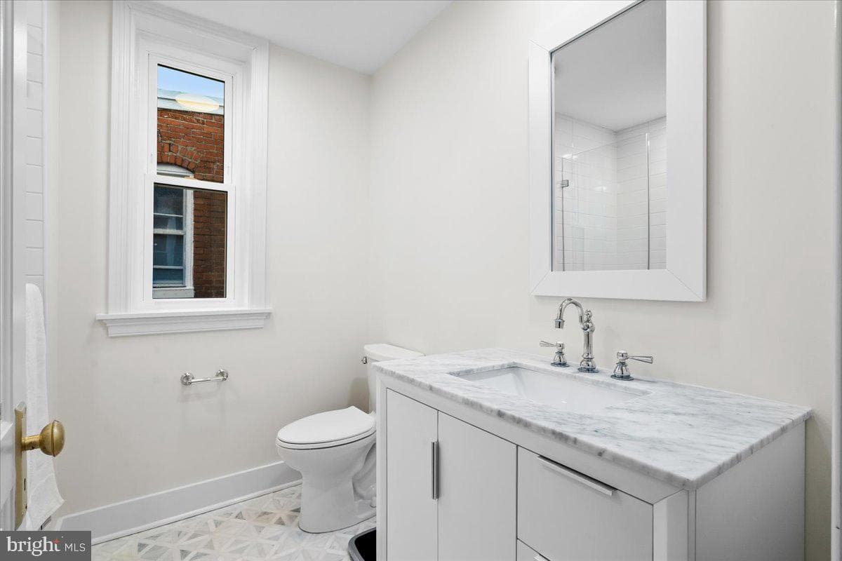 338 E Church Street photo 19