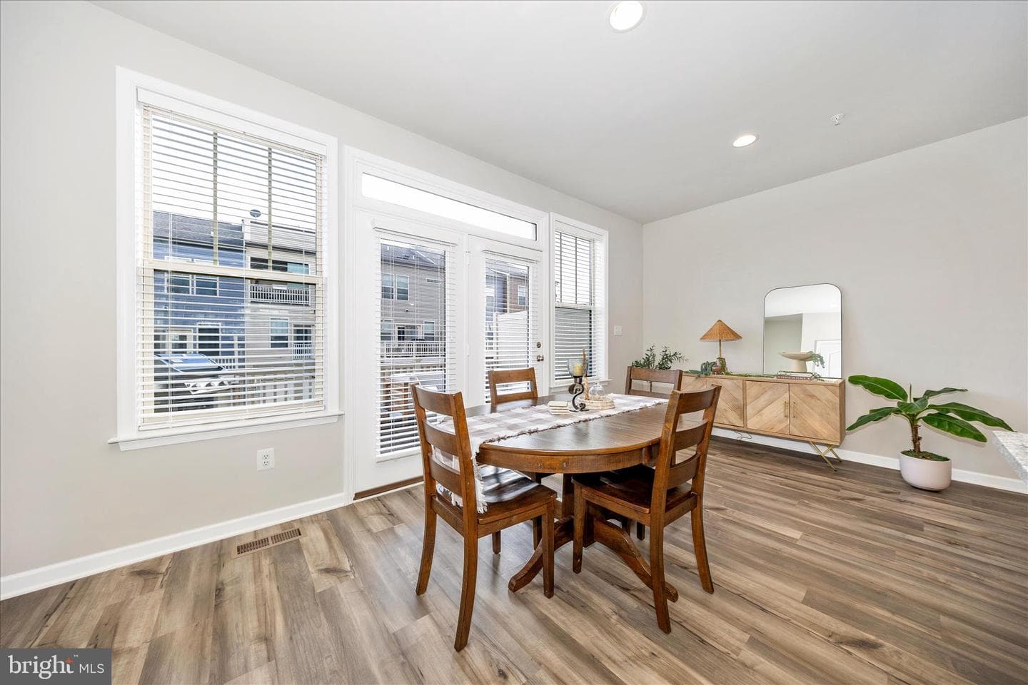 1807 Evans Road photo 12