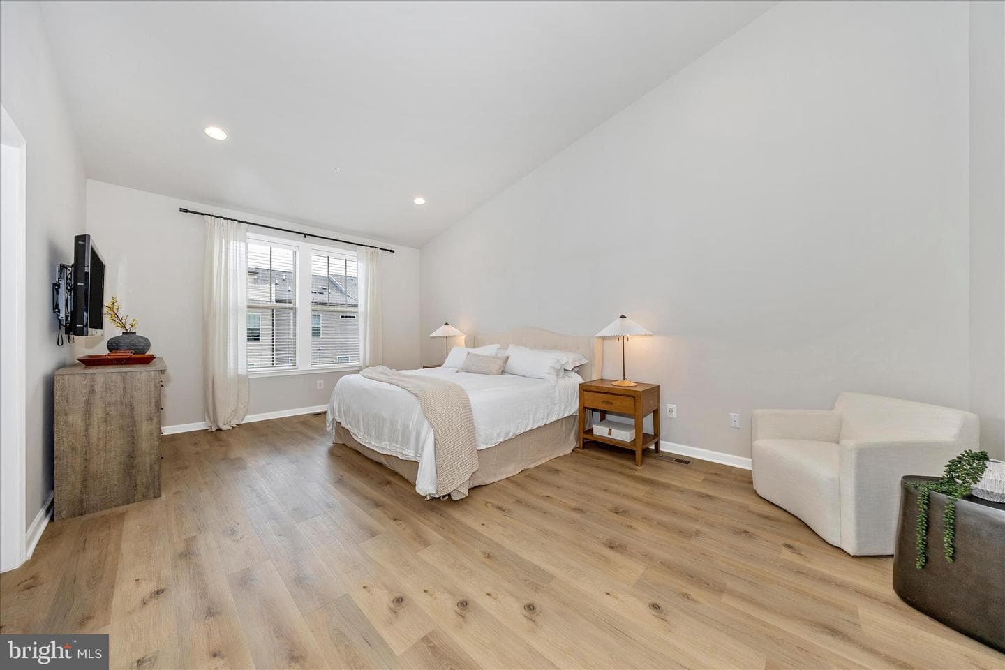 1807 Evans Road photo 22