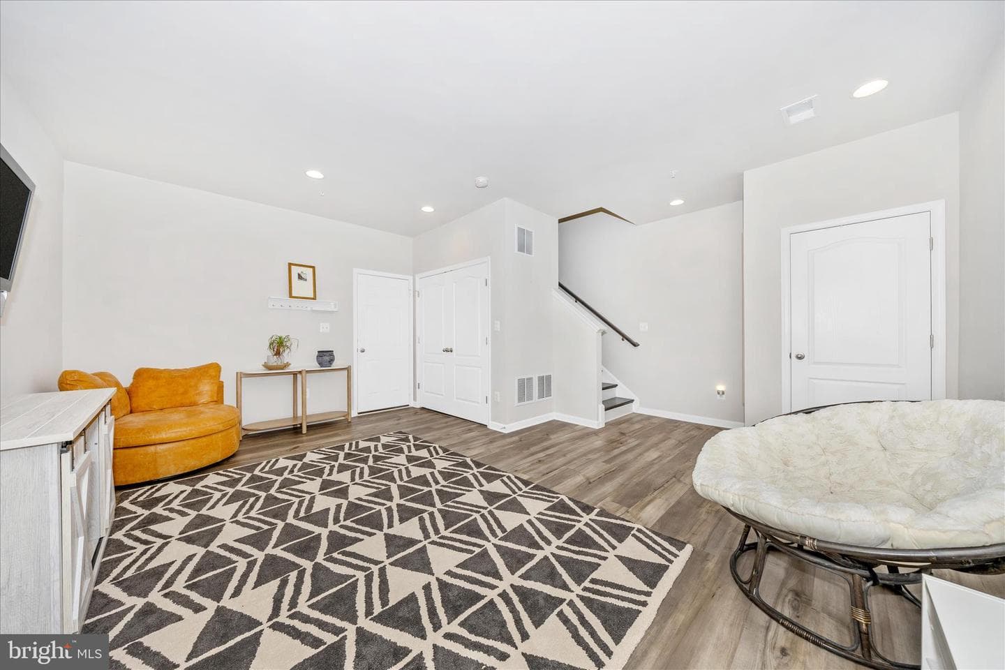 1807 Evans Road photo 32
