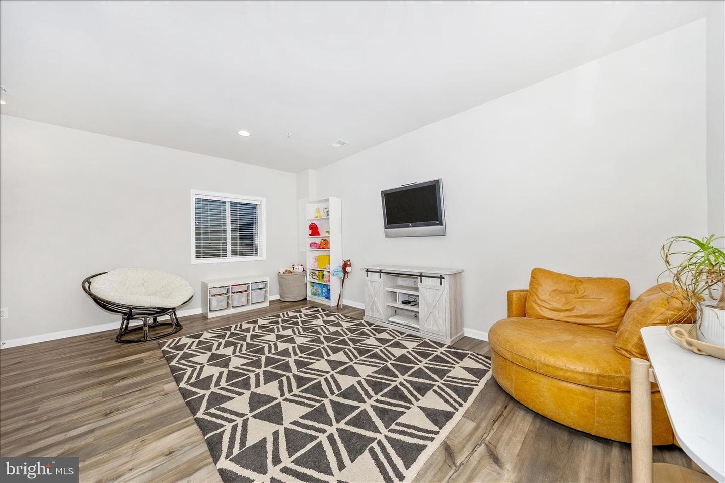 1807 Evans Road photo 34