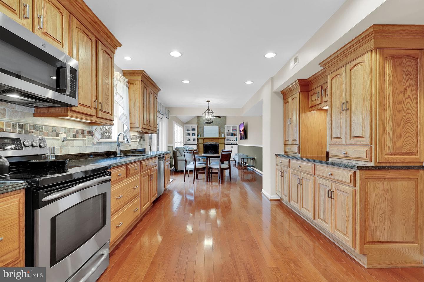204 Oakmanor Way photo 2