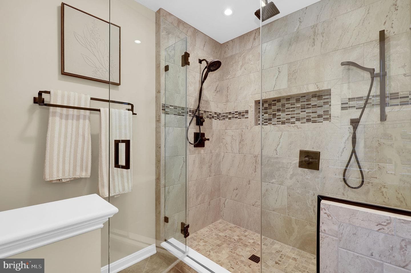 204 Oakmanor Way photo 32