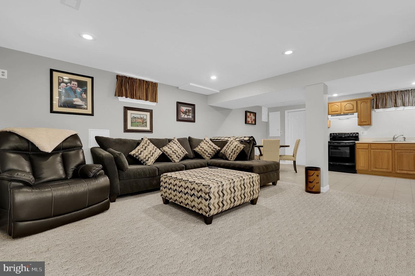 204 Oakmanor Way photo 34