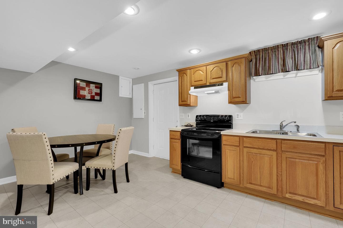 204 Oakmanor Way photo 36