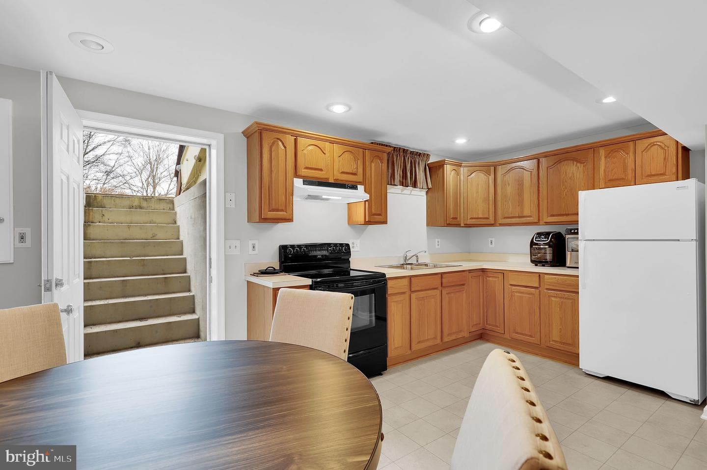 204 Oakmanor Way photo 37