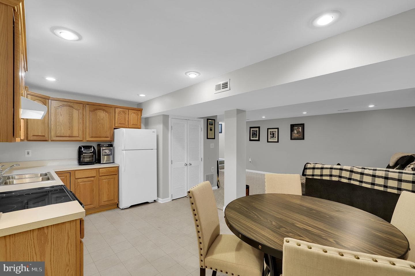 204 Oakmanor Way photo 38