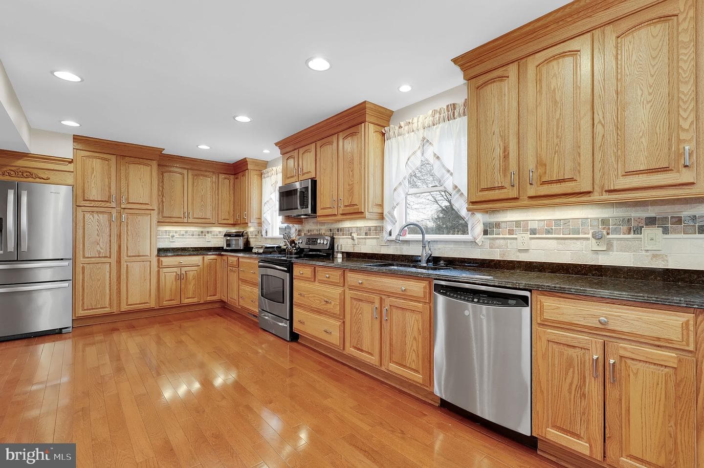 204 Oakmanor Way photo 6