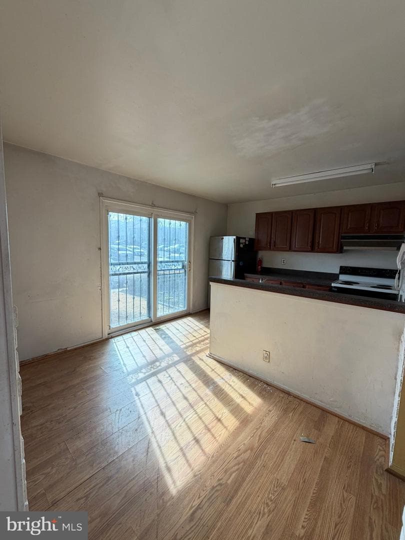 56 Apple Way photo 4