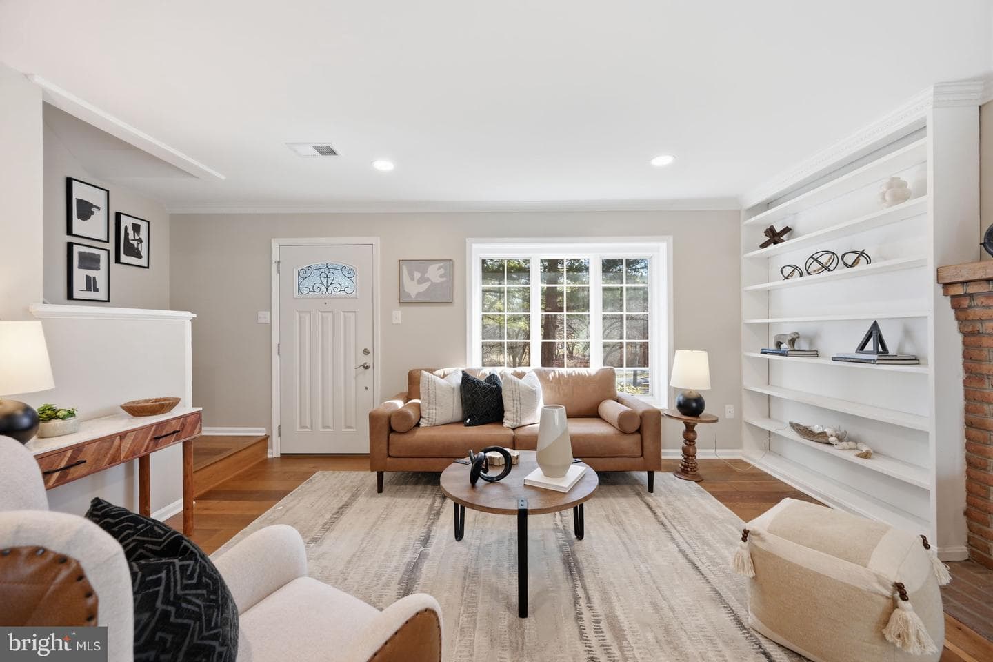 114 Royal Oak Drive photo 3