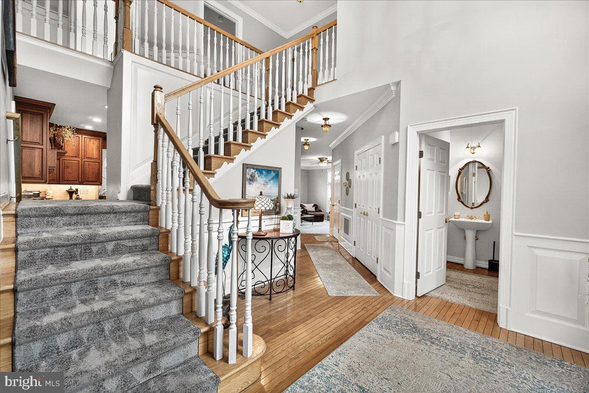 6434 Bellevue Place photo 12