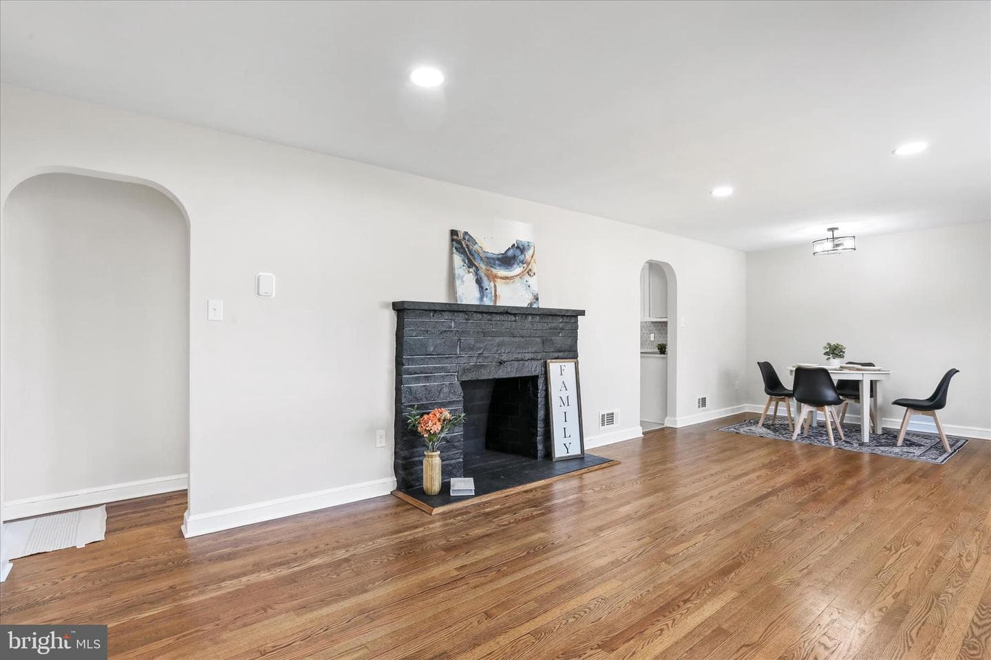 10 Linden Boulevard photo 3