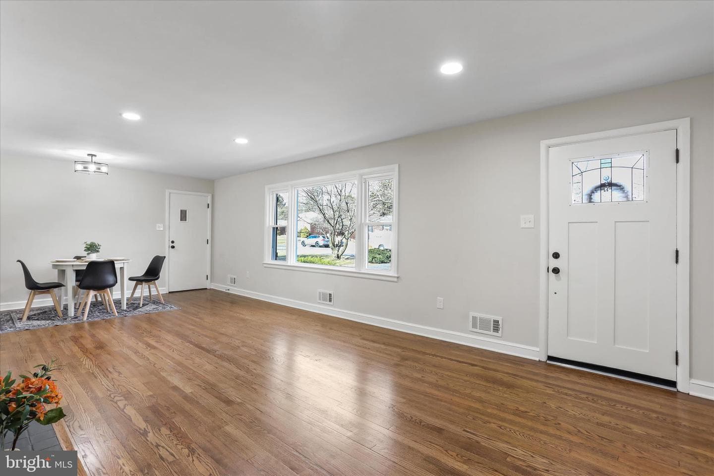 10 Linden Boulevard photo 4