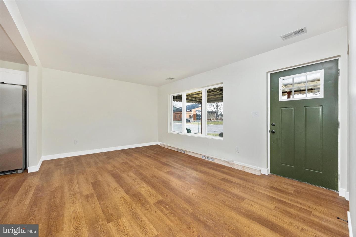 301 Redwood Avenue photo 11