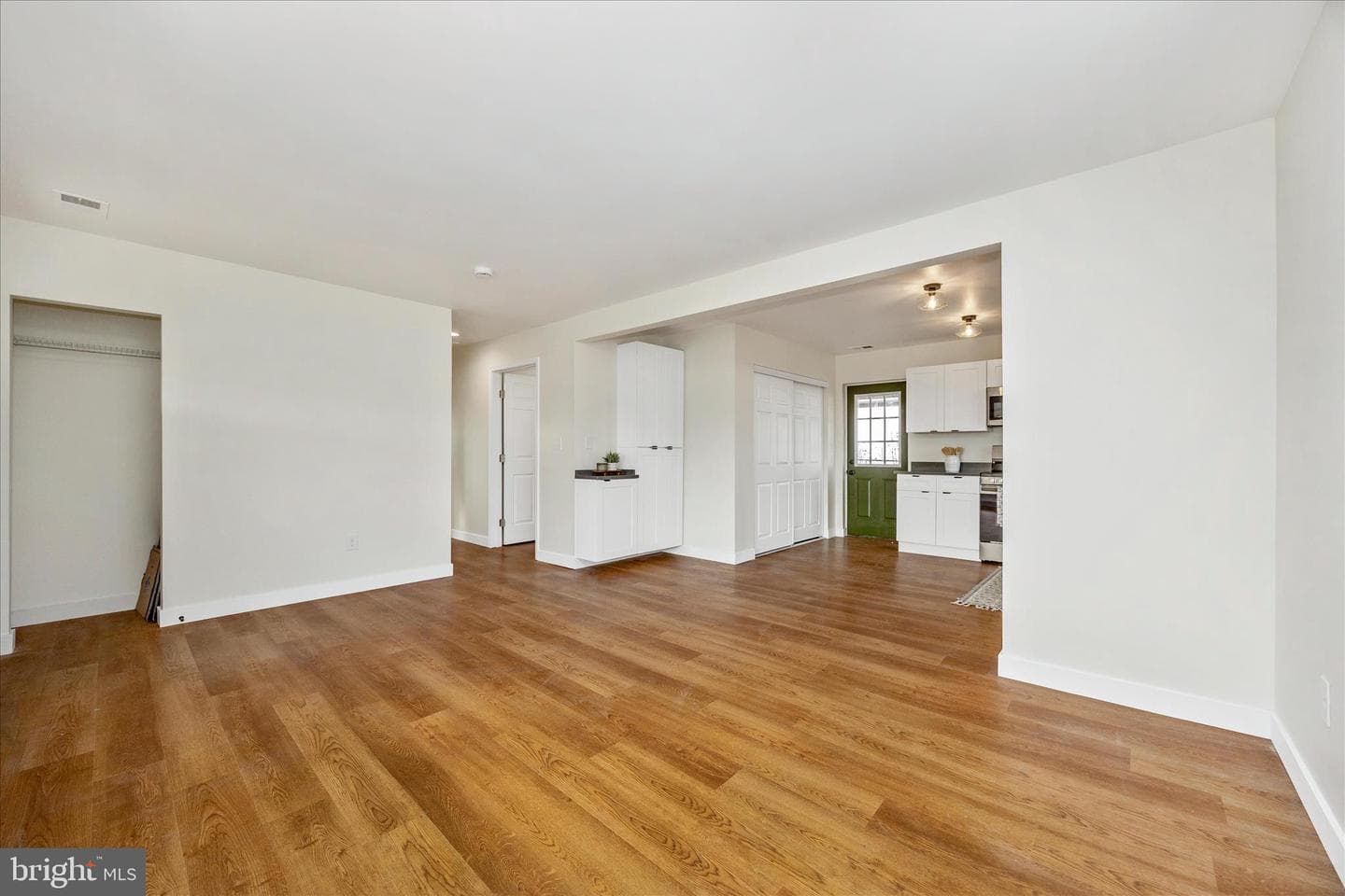 301 Redwood Avenue photo 14