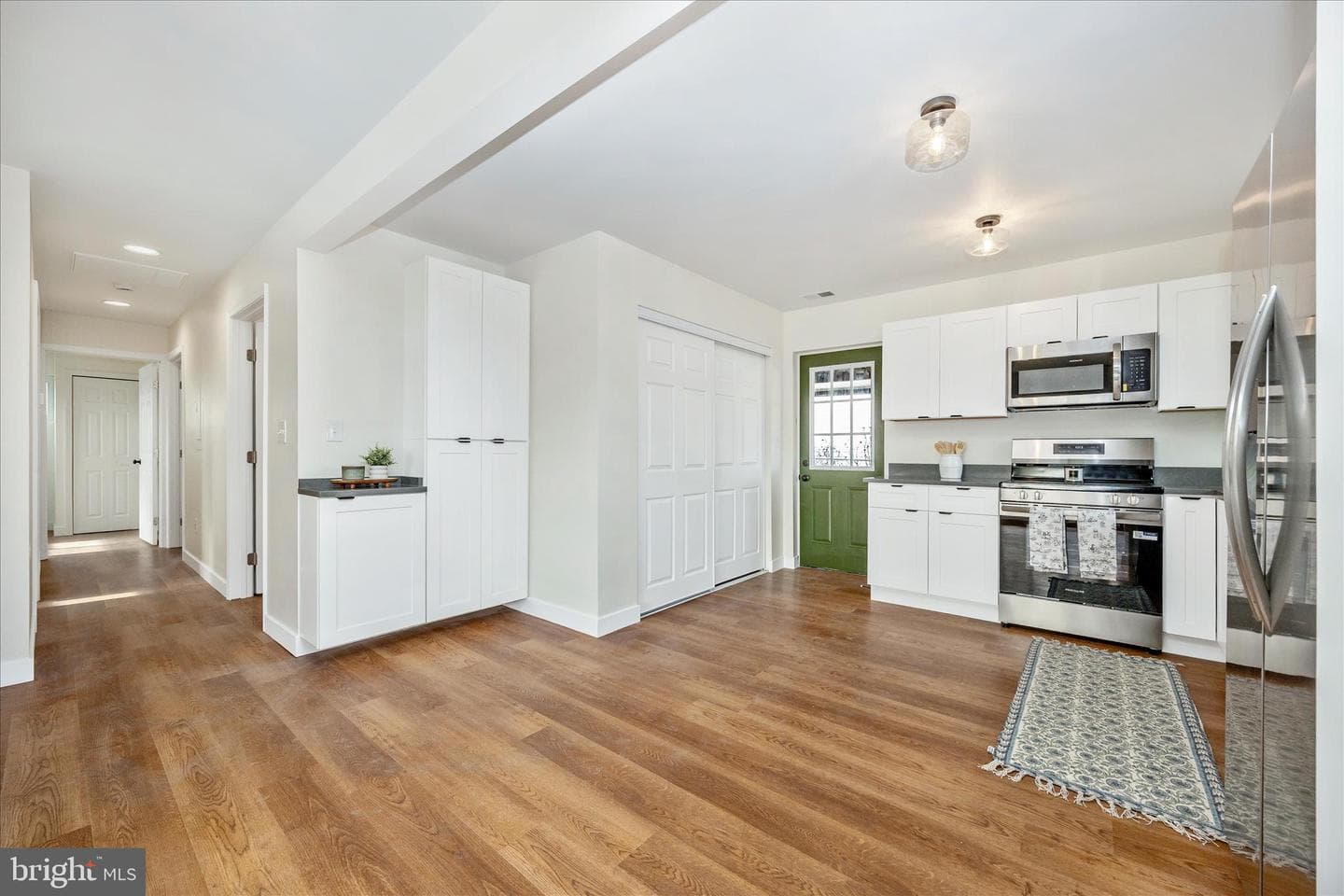 301 Redwood Avenue photo 18