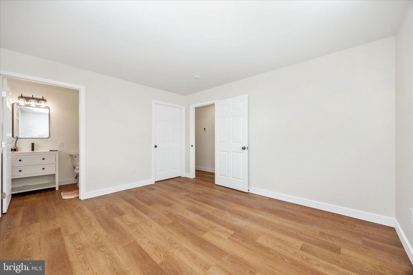 301 Redwood Avenue photo 29