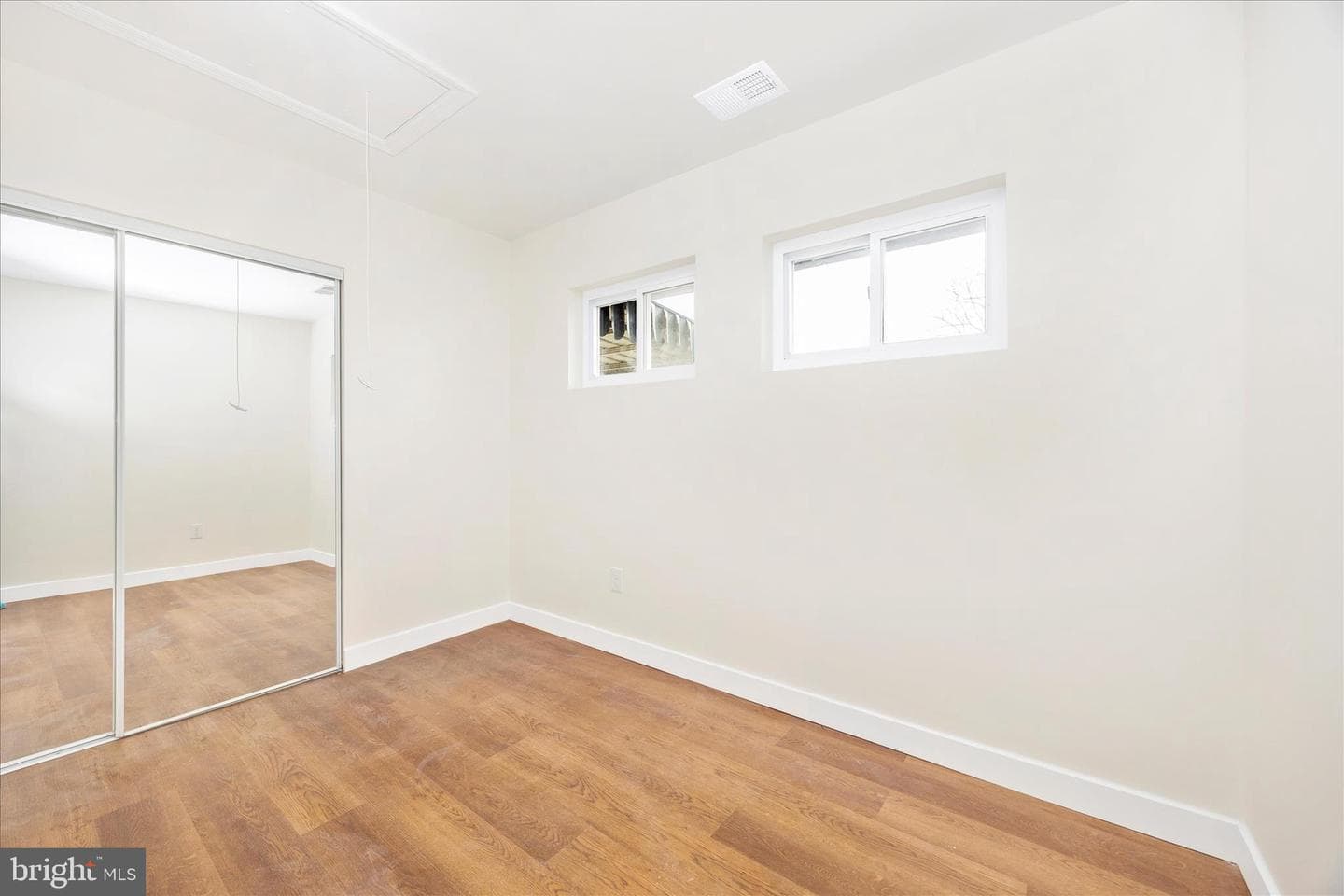 301 Redwood Avenue photo 37