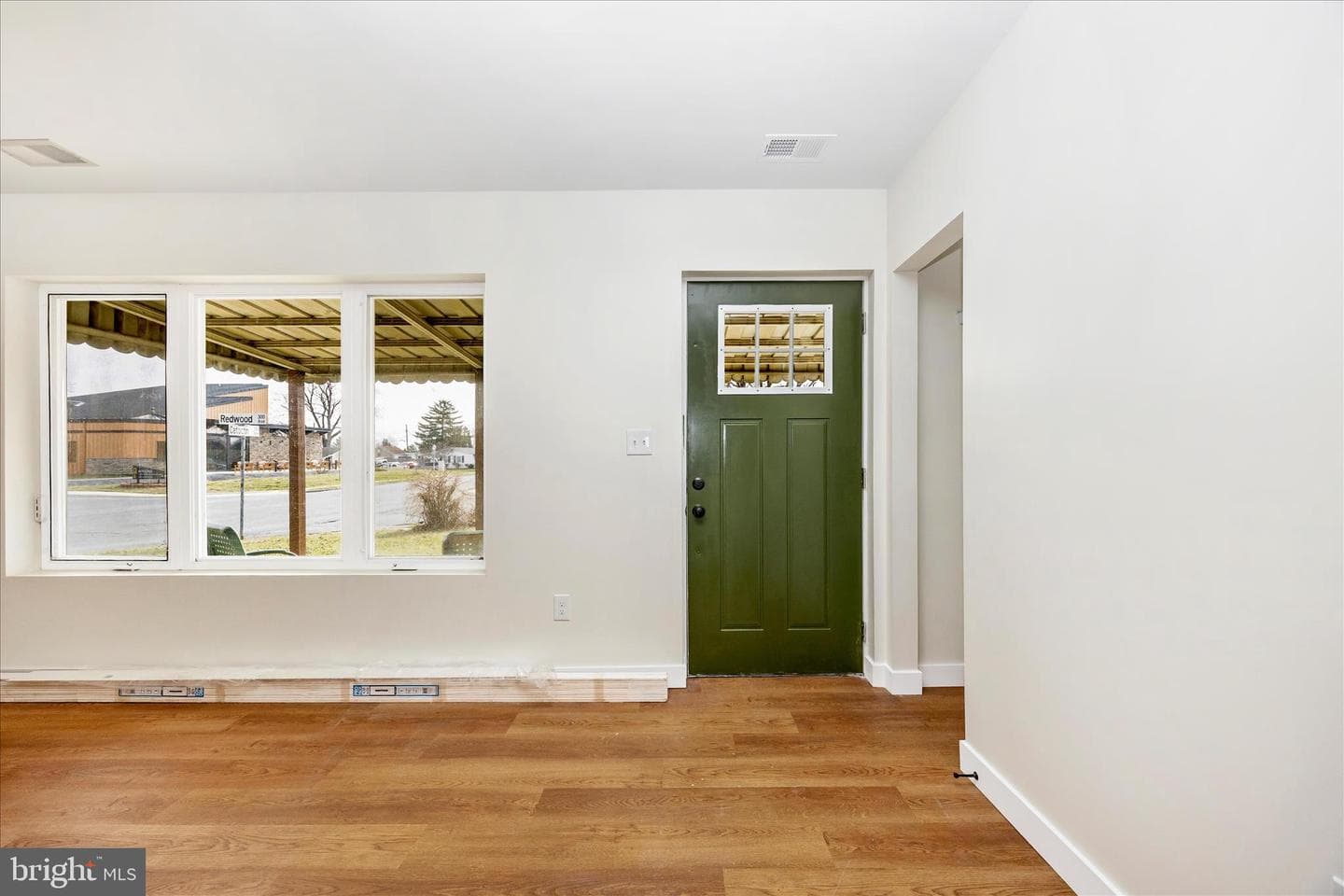 301 Redwood Avenue photo 7