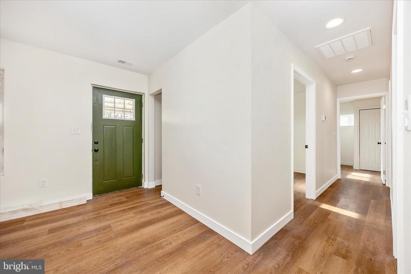 301 Redwood Avenue photo 8