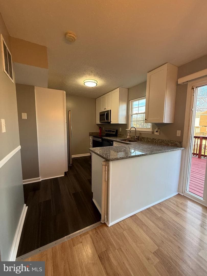 1123 Keswick Place photo 4