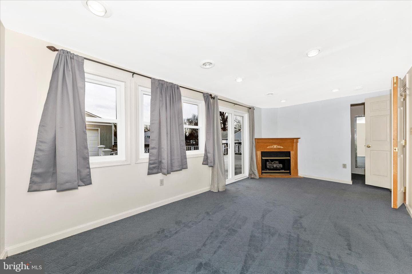 502 Military Road photo 10