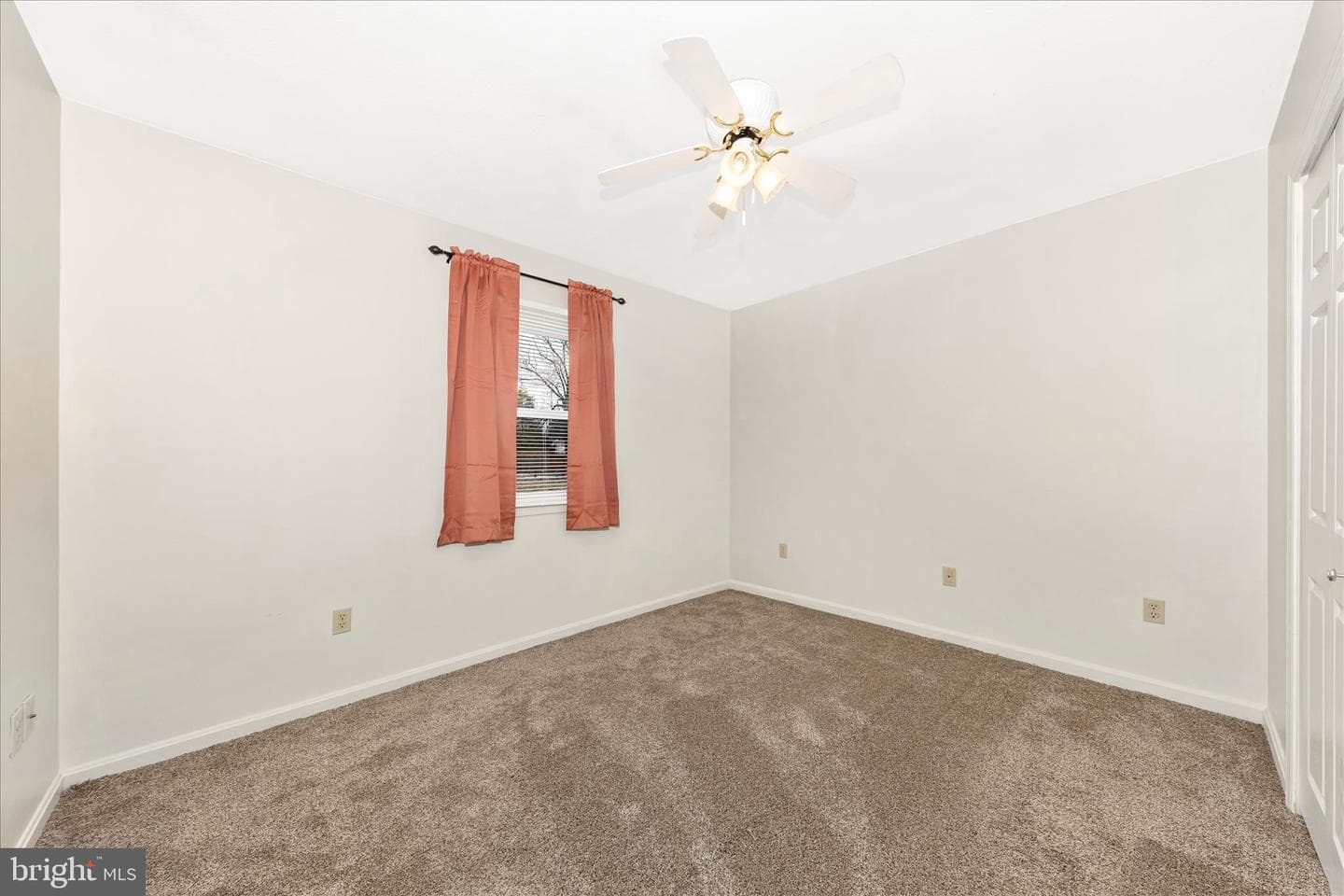 502 Military Road photo 13