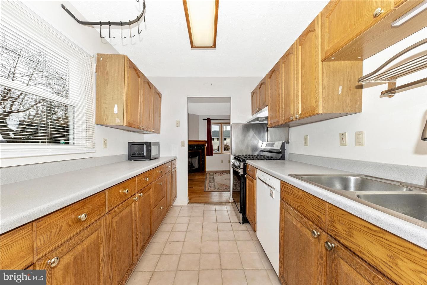 502 Military Road photo 6