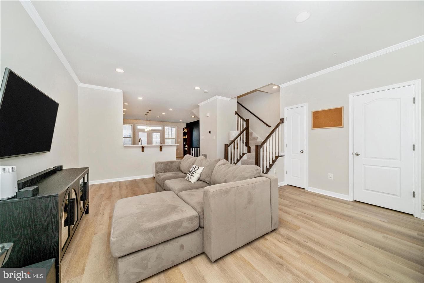 1835 Jameson Drive photo 10