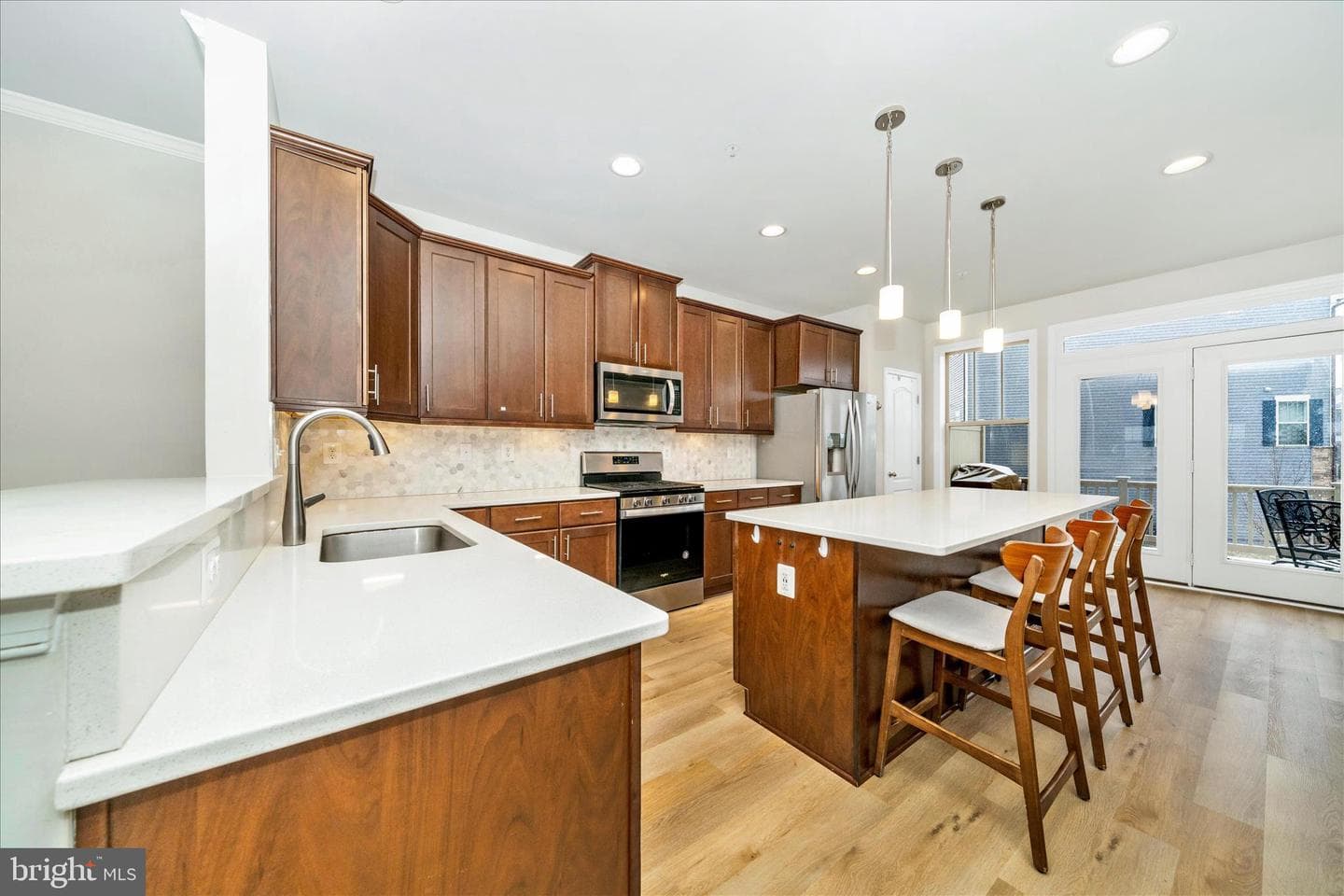 1835 Jameson Drive photo 2