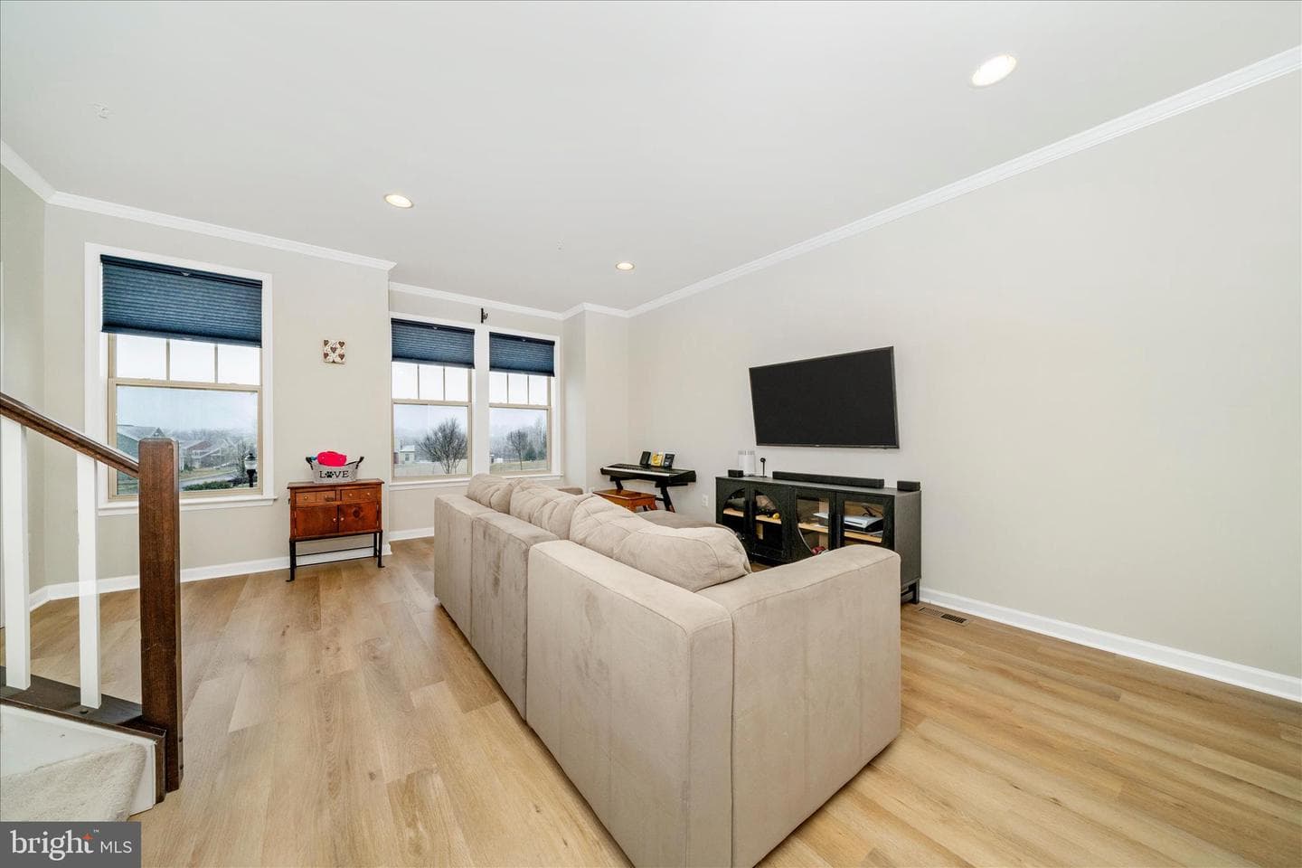 1835 Jameson Drive photo 4