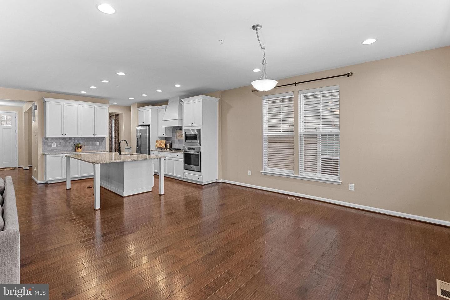 8422 Cliffview Lane photo 27