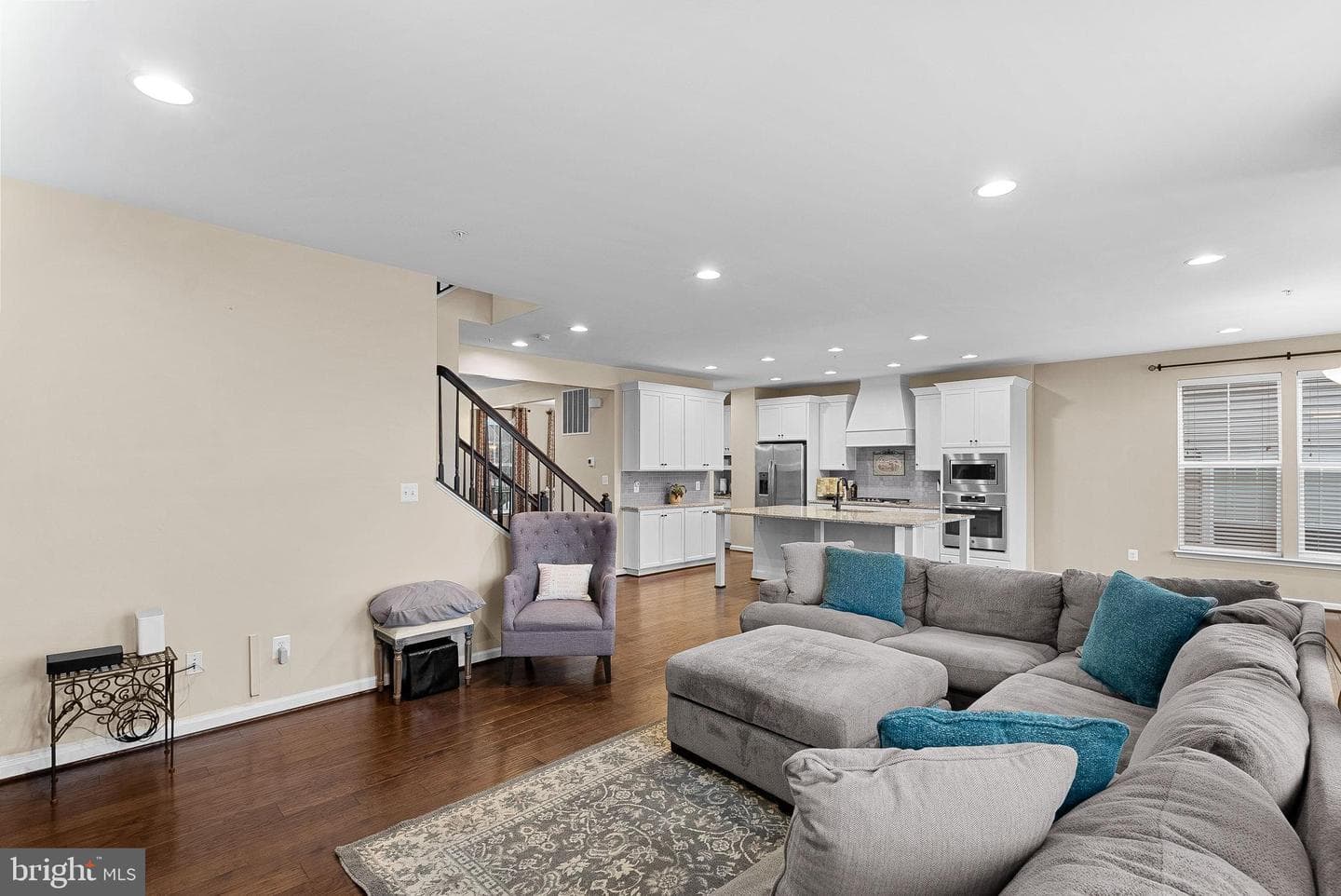 8422 Cliffview Lane photo 32