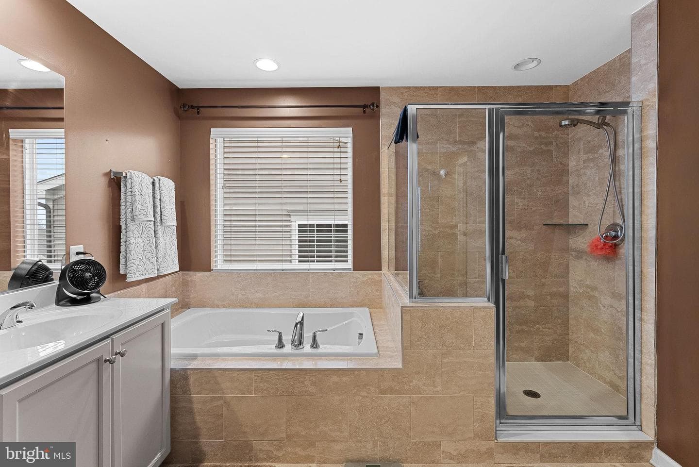 8422 Cliffview Lane photo 40