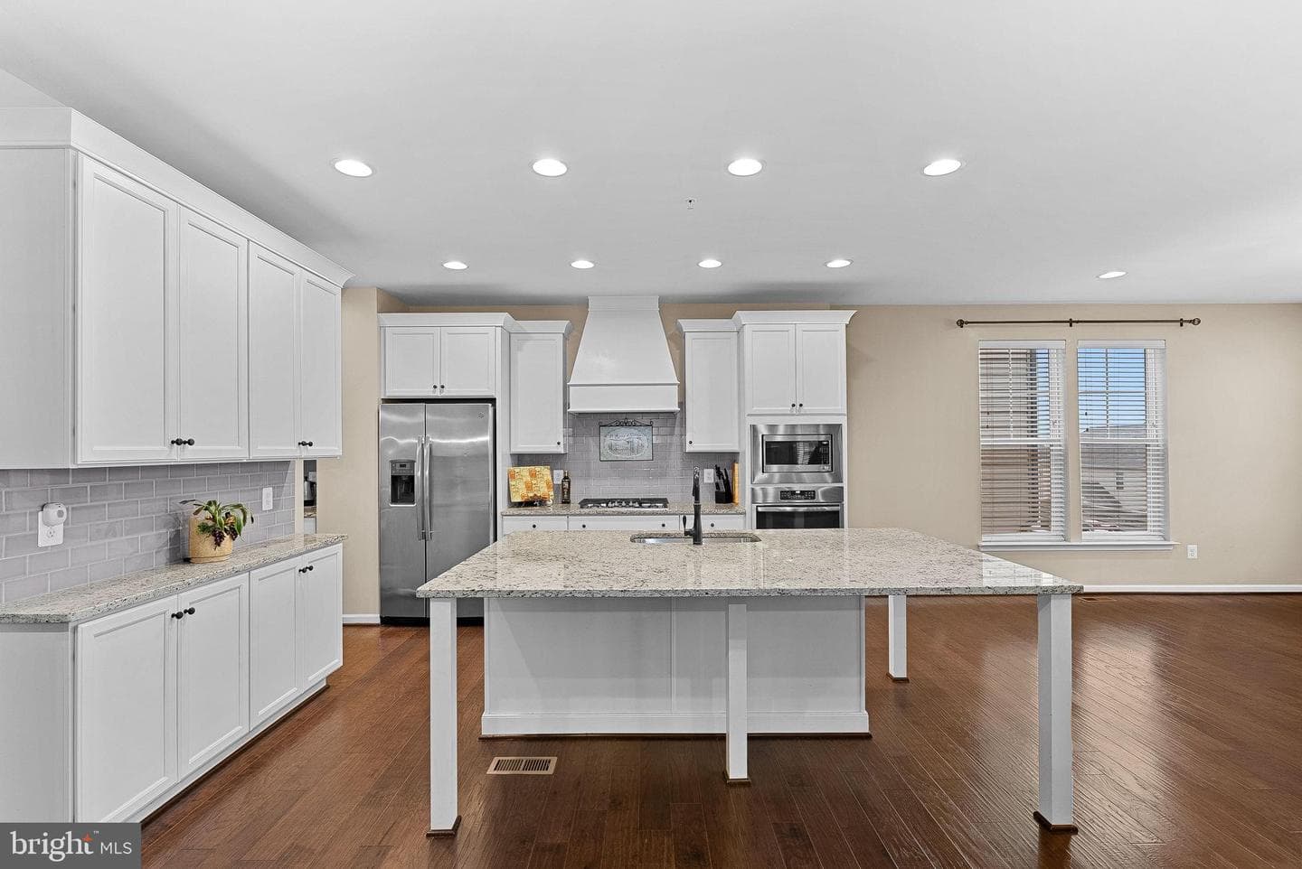 8422 Cliffview Lane photo 7