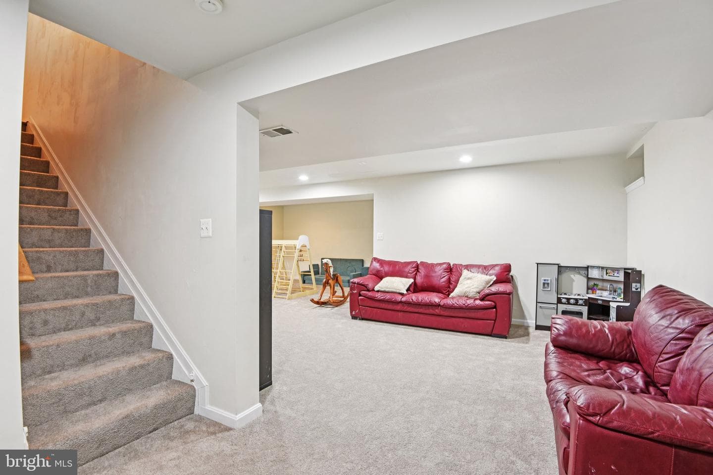 6369 Claridge Drive N photo 40