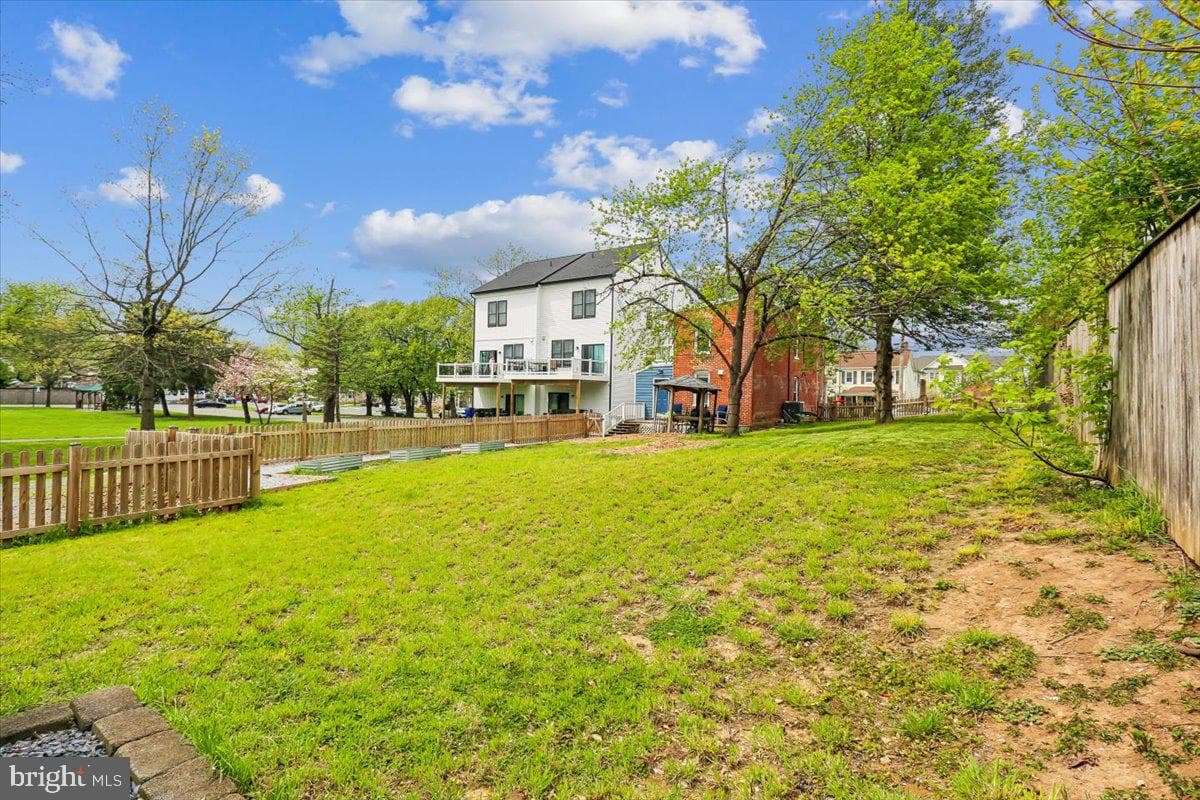 30 Hamilton Avenue photo 35