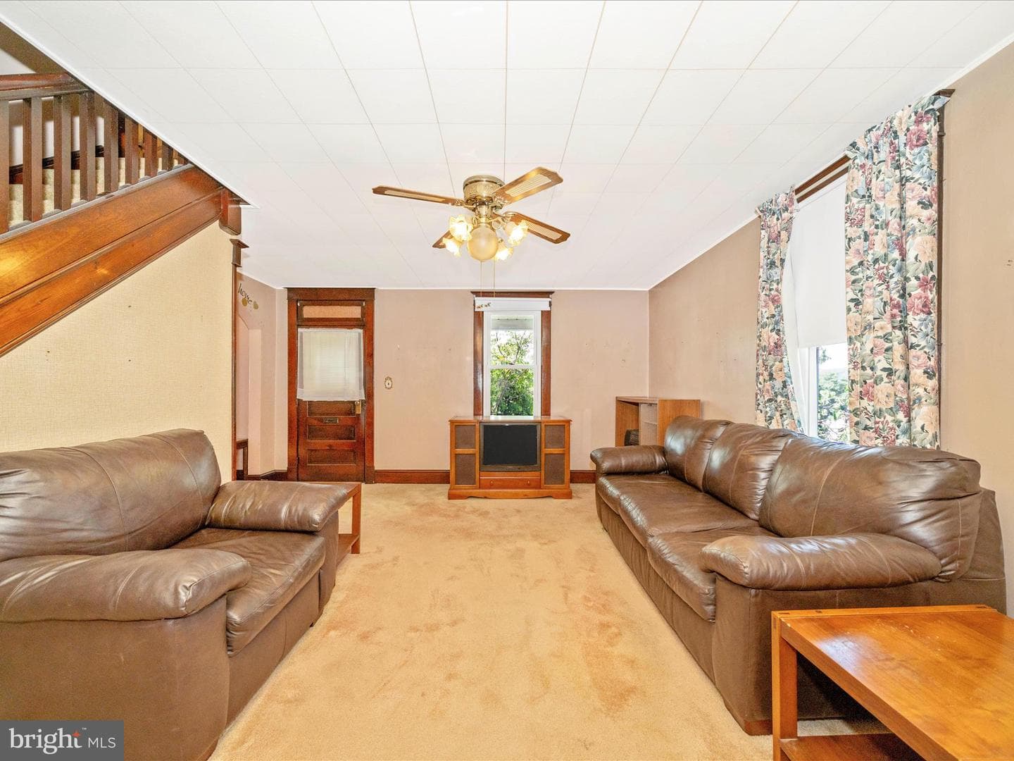 7 W B Street photo 20