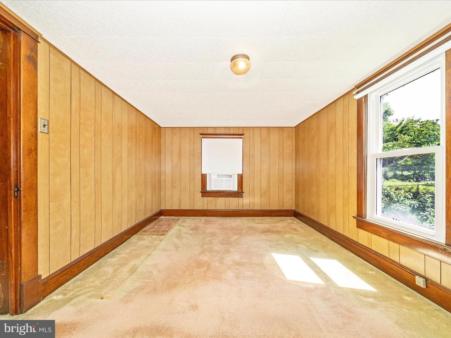 7 W B Street photo 34