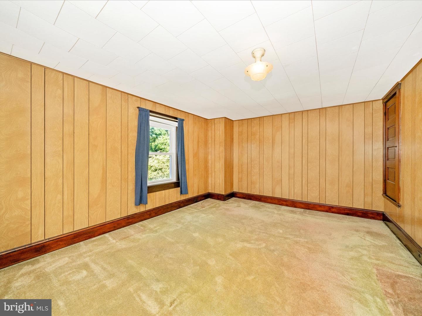 7 W B Street photo 37