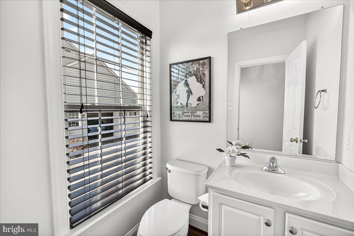 411 William Plummer Street photo 16