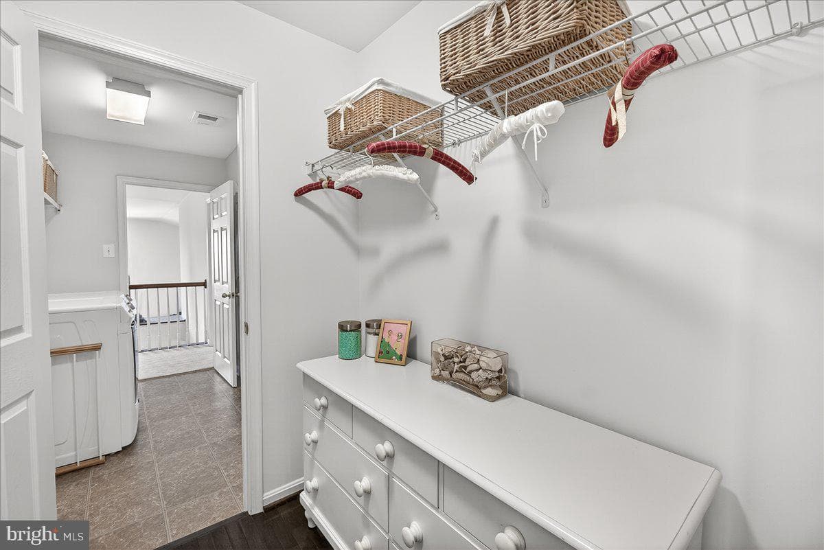 411 William Plummer Street photo 52