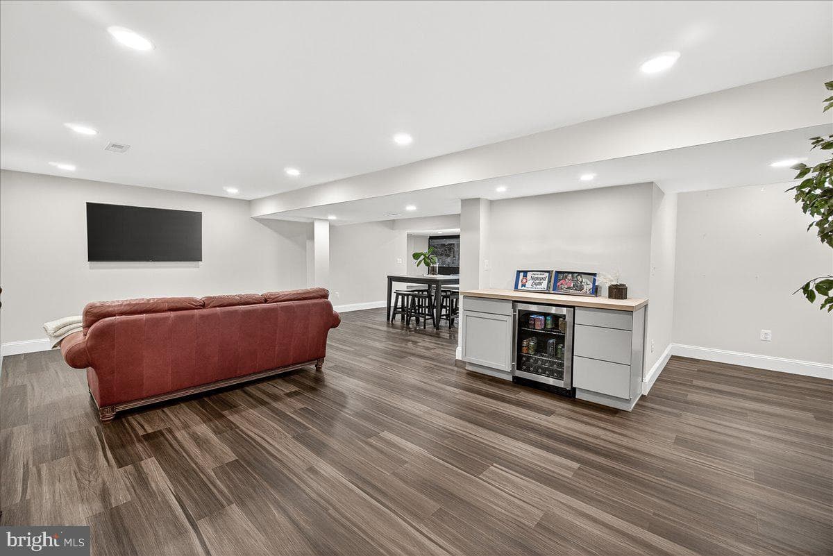 411 William Plummer Street photo 64
