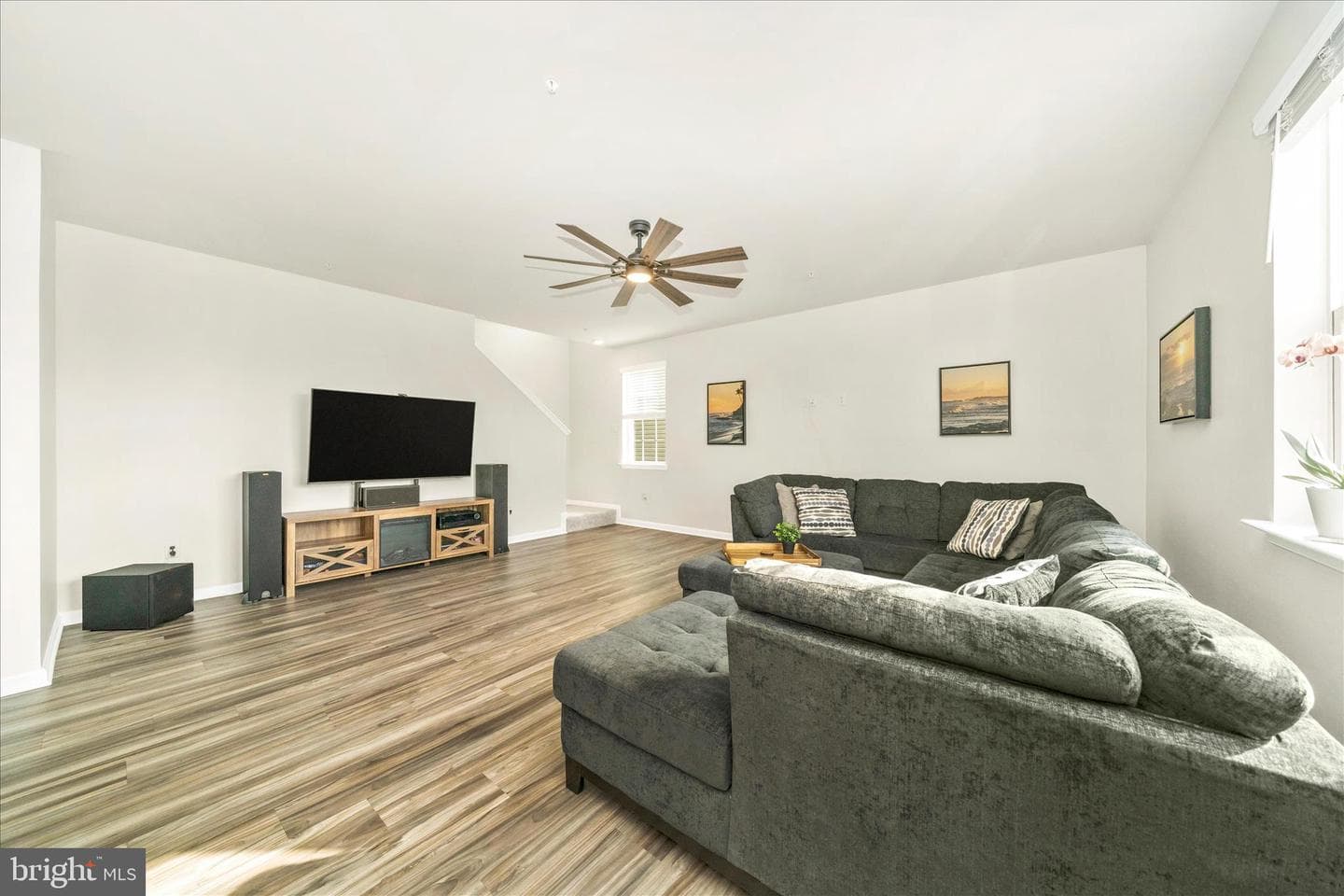 2086 Pomona Way photo 12