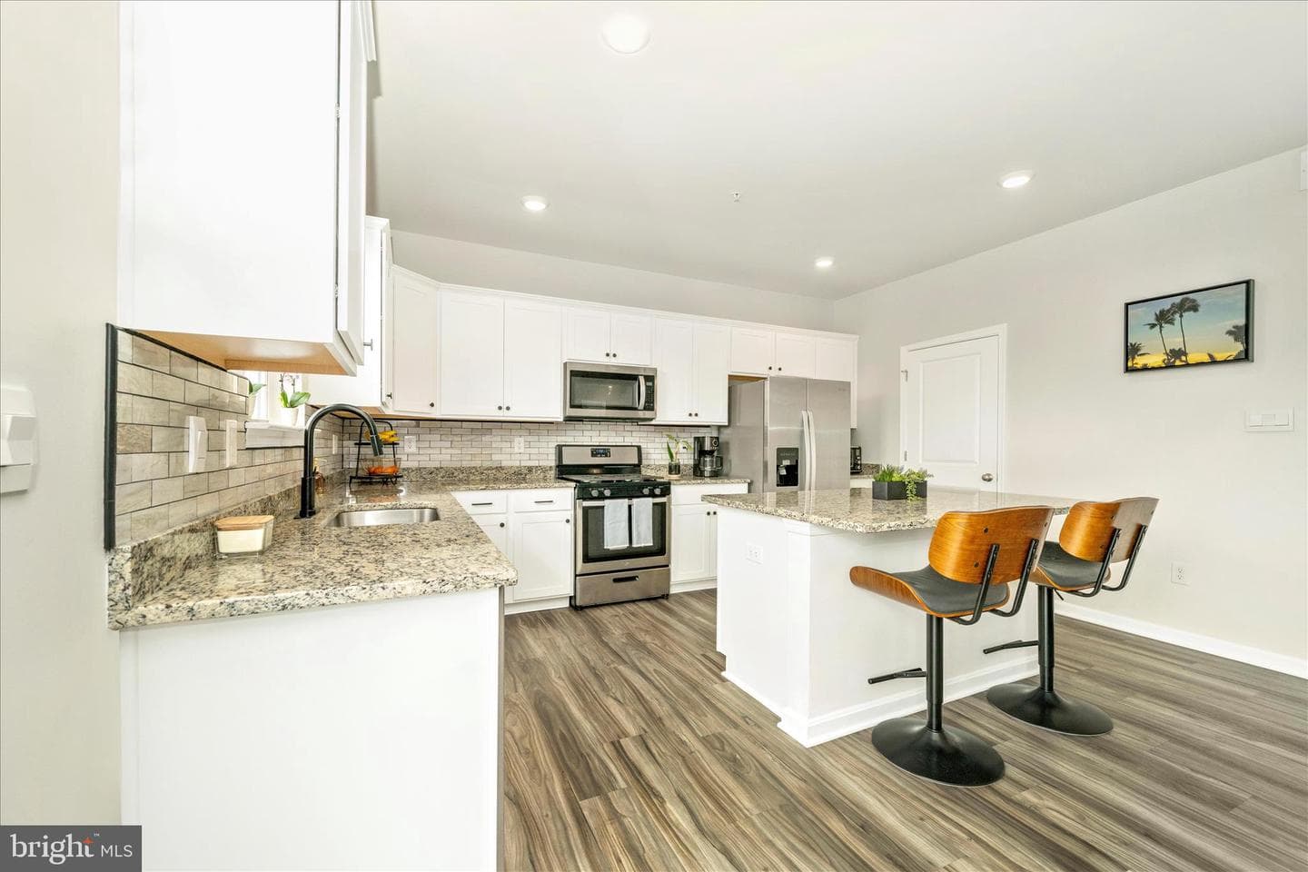2086 Pomona Way photo 5