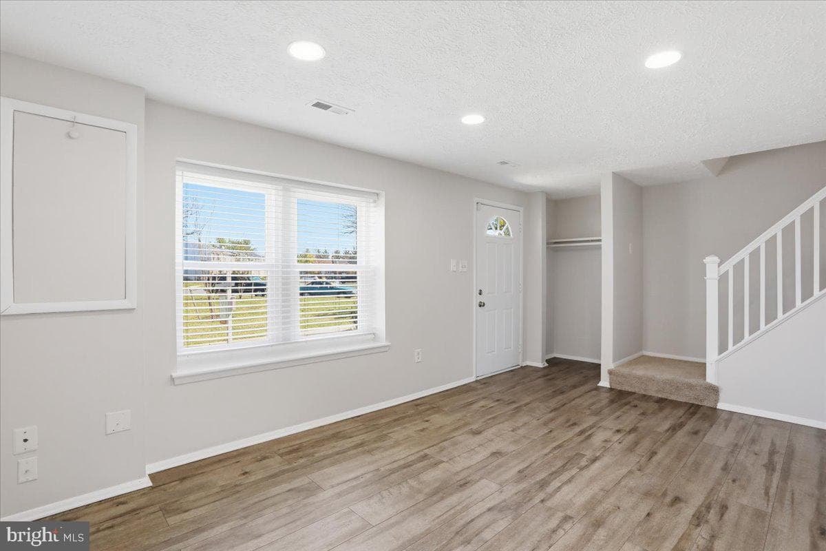 6734 Fallow Hill Court photo 3