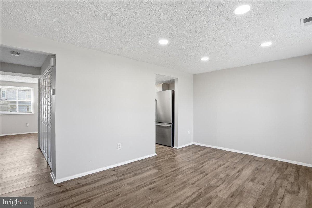 6734 Fallow Hill Court photo 4